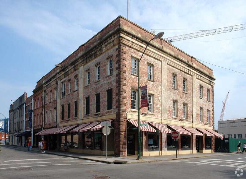 102 W Congress St, Savannah, GA à vendre - Photo du bâtiment - Image 2 de 2