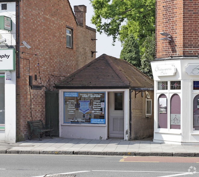 184A Field End Rd, Pinner for sale - Primary Photo - Image 1 of 1