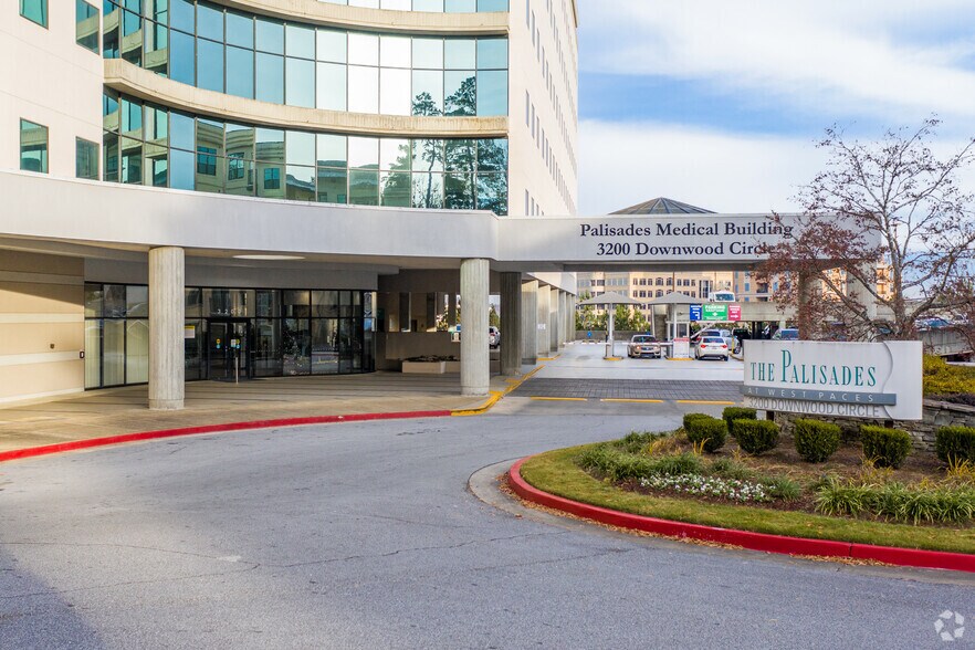 3200 Downwood Cir NW, Atlanta, GA à louer - Photo du bâtiment - Image 2 de 6