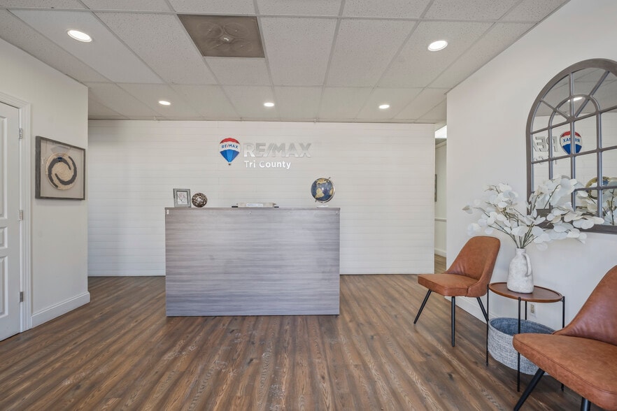 2275 Highway 33, Hamilton Square, NJ à vendre - Photo du bâtiment - Image 3 de 24