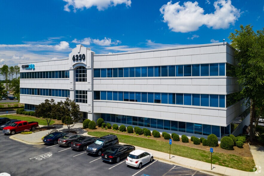 6250 Shiloh Rd, Alpharetta, GA à louer - Photo du bâtiment - Image 2 de 2