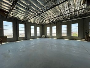 17051 Sierra Lakes Pky, Fontana, CA for lease Interior Photo- Image 2 of 3