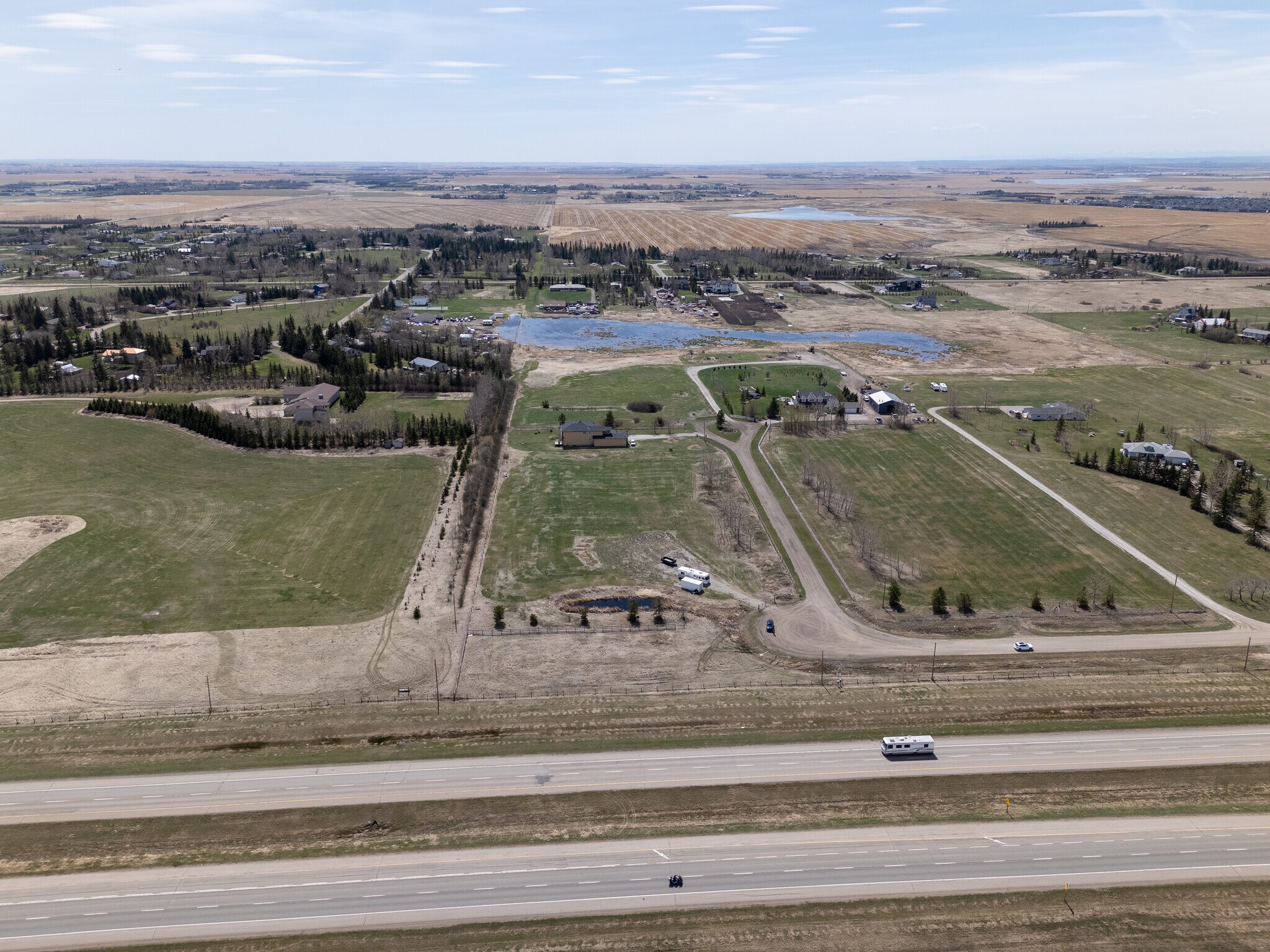 280135 Township Road 242, Chestermere, AB à vendre Aérien- Image 1 de 23