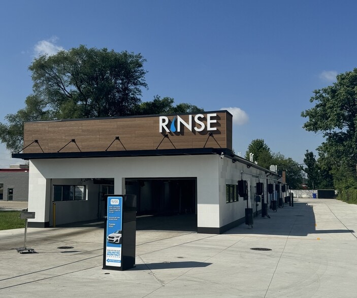 31521 Utica Rd, Fraser, MI for sale - Building Photo - Image 2 of 6