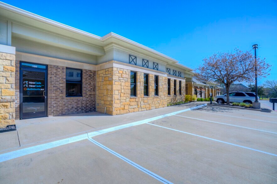 3492 Long Prairie Rd, Flower Mound, TX à louer - Photo du bâtiment - Image 3 de 28