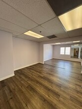 15928 Ventura Blvd, Encino, CA à louer Photo intérieure- Image 1 de 4