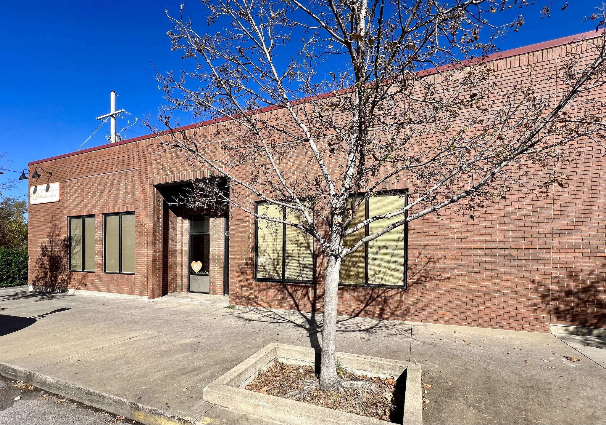 12 W 8th St, Lawrence, KS for lease Building Photo- Image 1 of 3