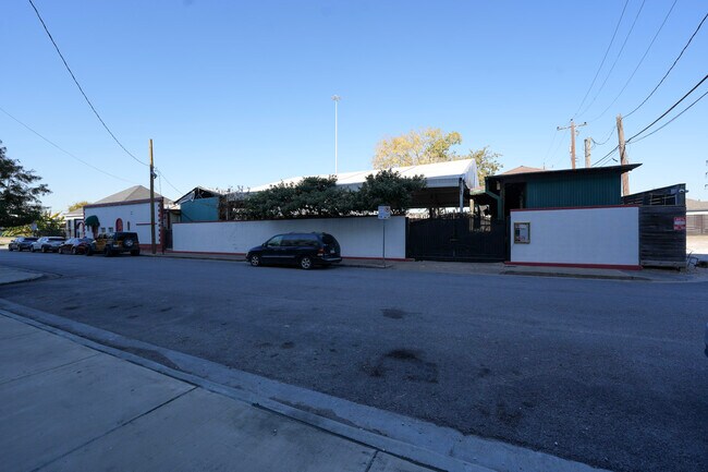 More details for 1403 Nance St, Houston, TX - Retail for Lease