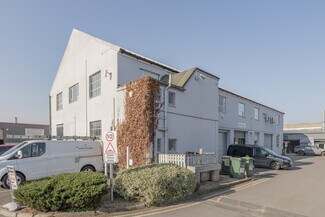 Plus de détails pour Alstone Ln, Cheltenham - Industriel à louer