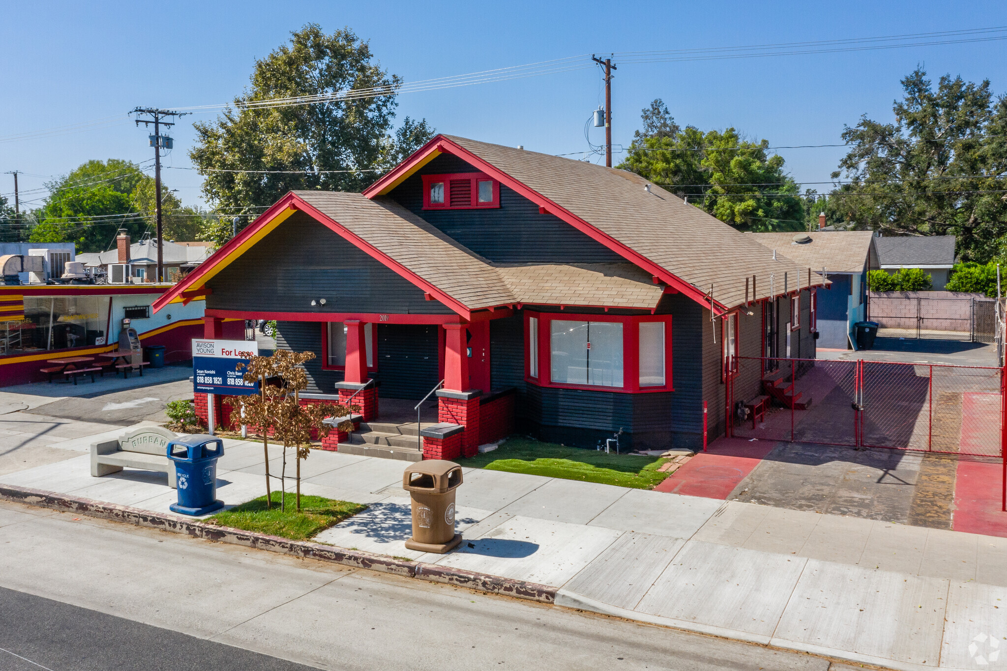 2019 Magnolia Blvd, Burbank, CA à vendre Photo du bâtiment- Image 1 de 1