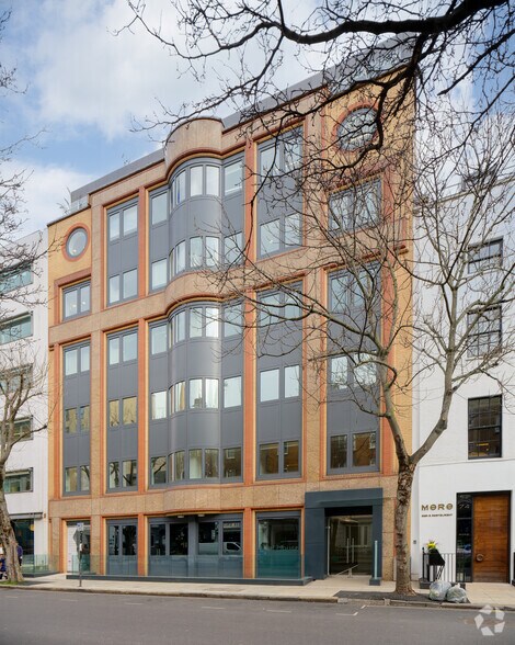 74A Charlotte St, Londres à louer - Photo du bâtiment - Image 2 de 4