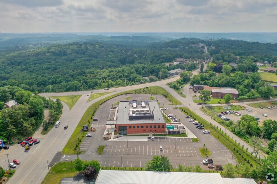 103 Pleasant Dr, Aliquippa, PA à louer - Aérien - Image 3 de 6
