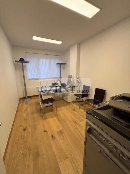 Office in Alfortville for sale - Interior Photo - Image 2 of 2