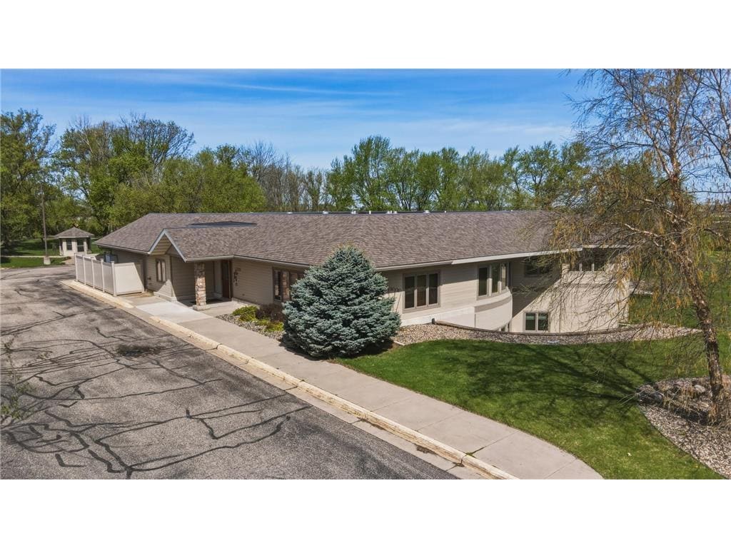 2350 NW 26th St NW, Owatonna, MN for sale Primary Photo- Image 1 of 2