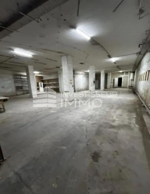 Flex in Bobigny for lease Interior Photo- Image 1 of 4