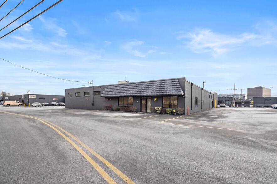 280 N Midland Ave, Saddle Brook, NJ à louer - Photo du bâtiment - Image 3 de 20