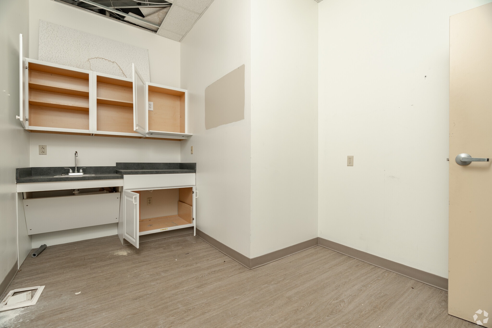 2100 S Hurstbourne Pky, Louisville, KY à louer Photo intérieure- Image 1 de 9