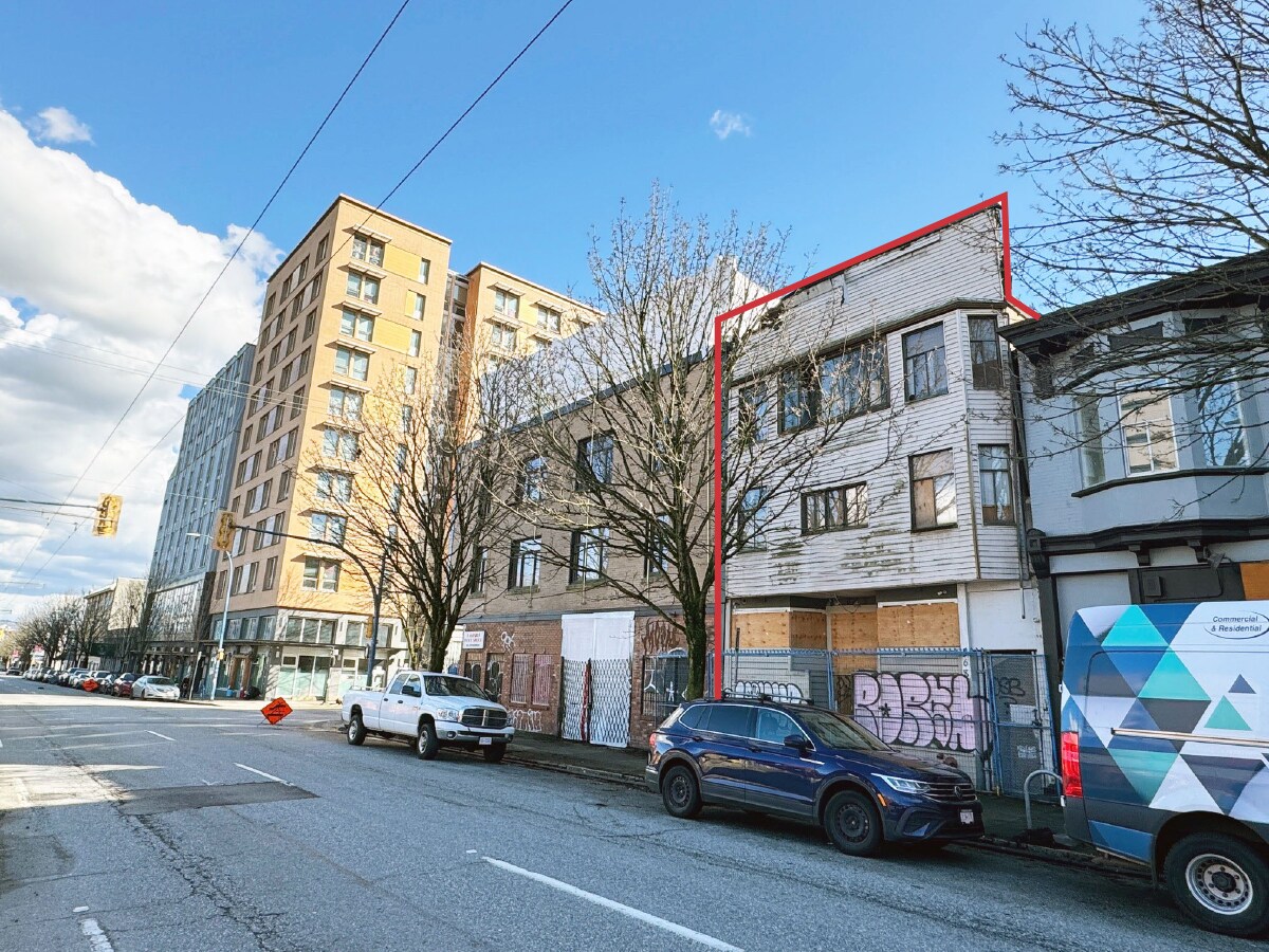 568 Powell St, Vancouver, BC à vendre Photo du bâtiment- Image 1 de 5