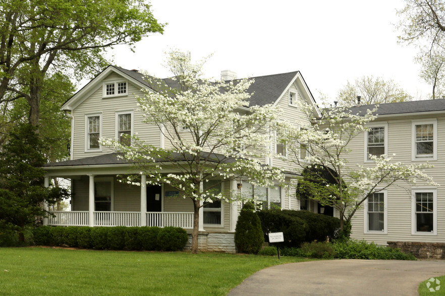 12211 Old Shelbyville Rd, Louisville, KY à louer - Photo principale - Image 1 de 11