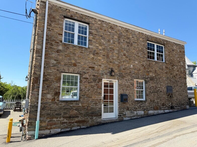 120 N Market St, Ligonier Township, PA à vendre - Photo du bâtiment - Image 3 de 15