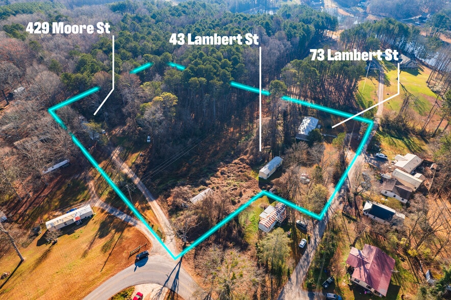 JG Real Estate Investments portfolio of 3 properties for sale on LoopNet.ca - Building Photo - Image 2 of 77