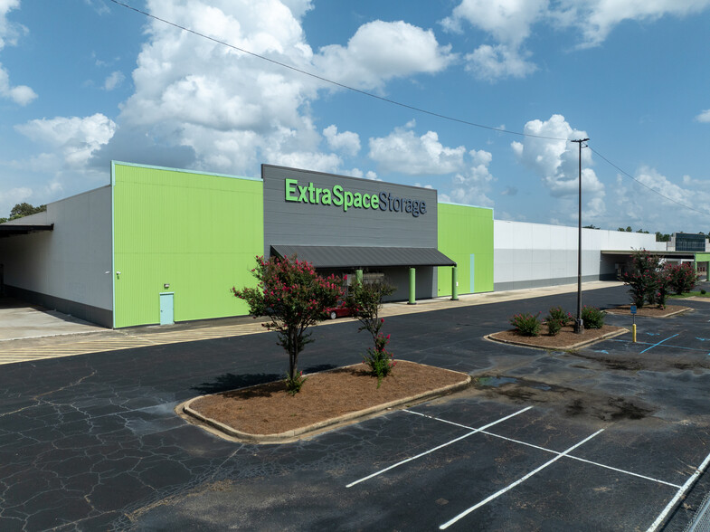 4704 Robinson Rd, Jackson, MS for sale - Building Photo - Image 1 of 12