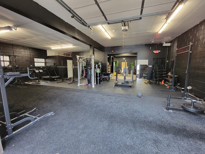 1282 N Broad St, Hillside, NJ à louer - Photo du bâtiment - Image 3 de 17