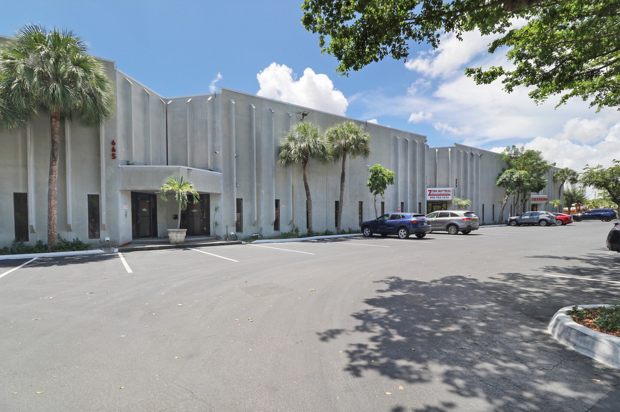 635-695 NW 4th Ave, Fort Lauderdale, FL for lease Building Photo- Image 1 of 7