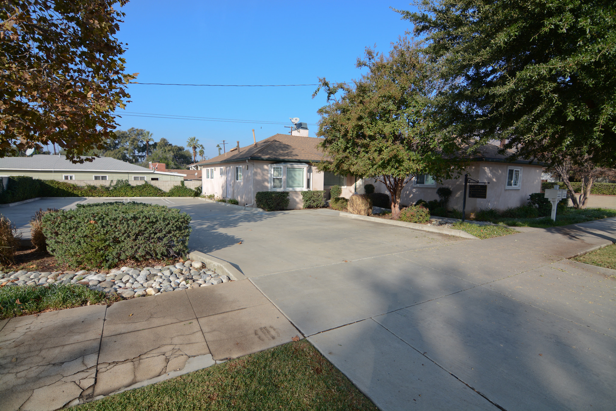 303 N Glendora Ave, Glendora, CA for sale Primary Photo- Image 1 of 1