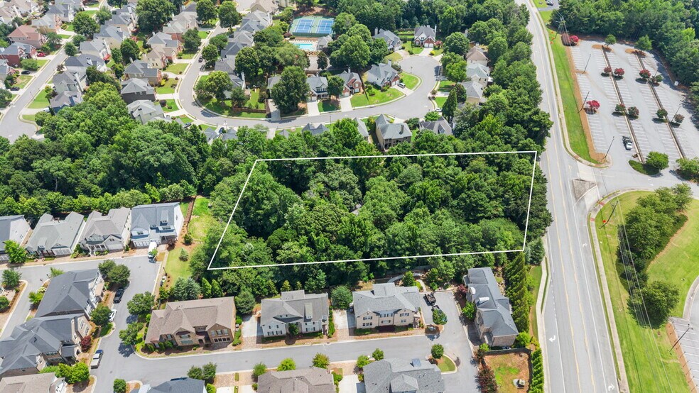 5277 Spalding Dr, Peachtree Corners, GA for sale - Building Photo - Image 2 of 17