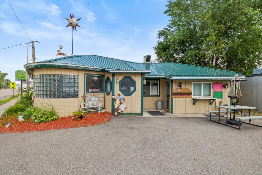 601 Main St, Junction City, WI for sale - Building Photo - Image 1 of 28