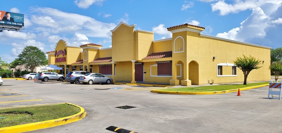 10403 Gulf Fwy, Houston, TX for lease - Building Photo - Image 2 of 13
