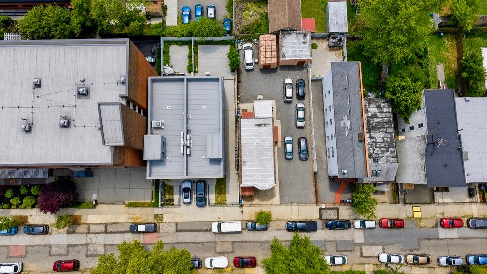 756 E 223rd St, Bronx, NY for sale - Building Photo - Image 2 of 9