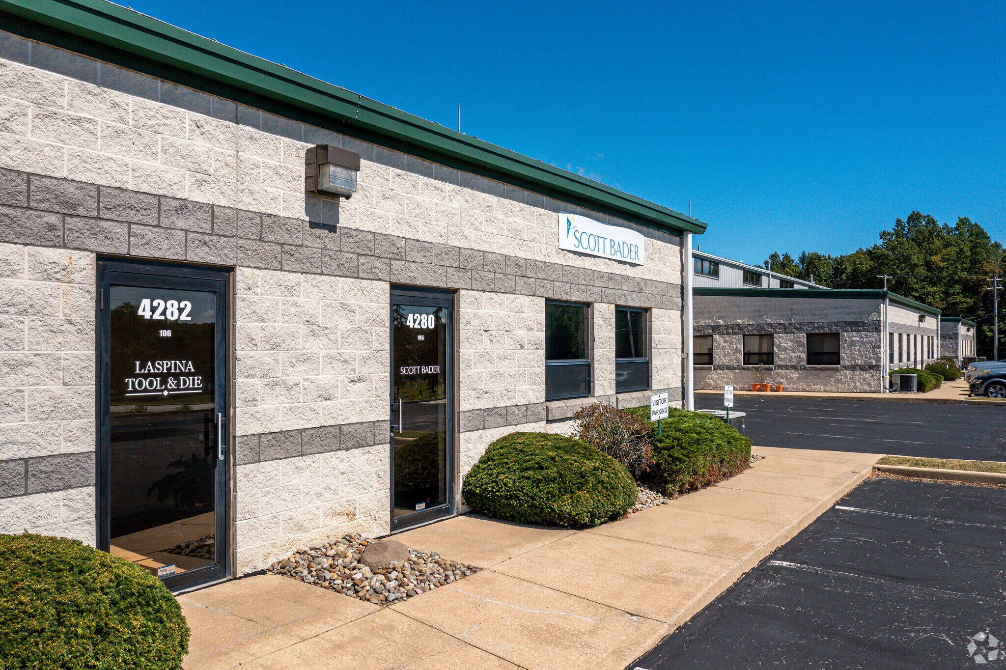 4270-4282 Hudson Dr, Stow, OH for lease Building Photo- Image 1 of 23