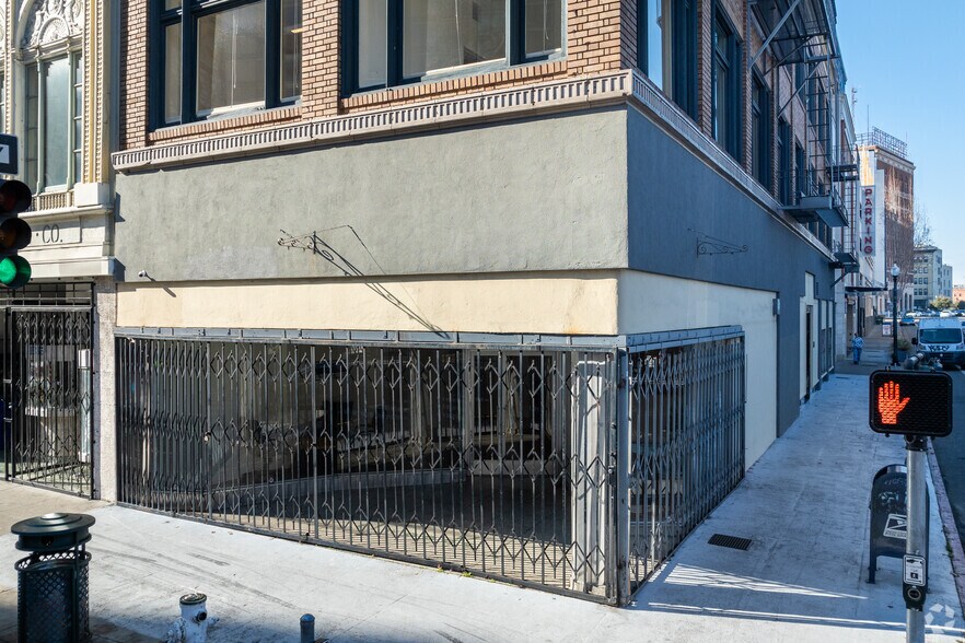 505 17th Street & 1645 Telegraph Avenue, Oakland, CA à louer - Photo du bâtiment - Image 3 de 7