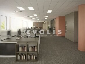 18 Rue Grange Dame Rose, Vélizy-Villacoublay for lease Interior Photo- Image 1 of 1