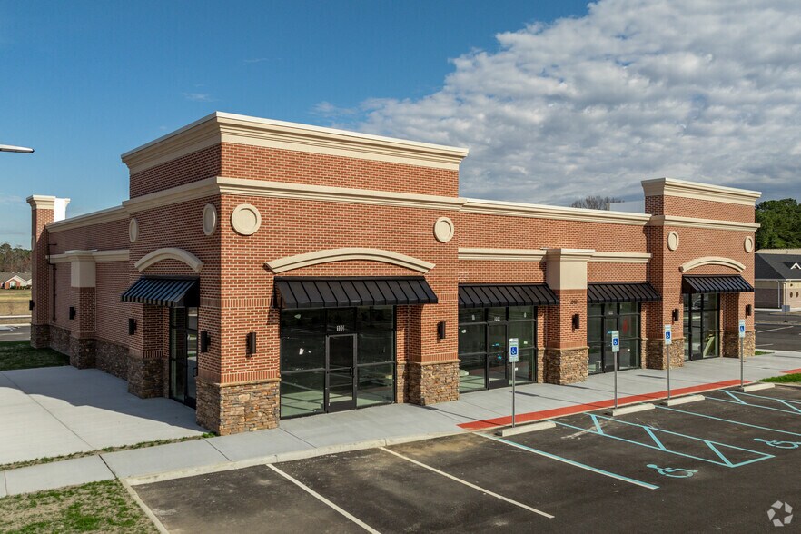 1305 S Church St, Smithfield, VA à vendre - Photo du bâtiment - Image 2 de 6