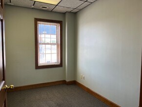 211 Kenbrook Dr, Vandalia, OH for lease Interior Photo- Image 2 of 14