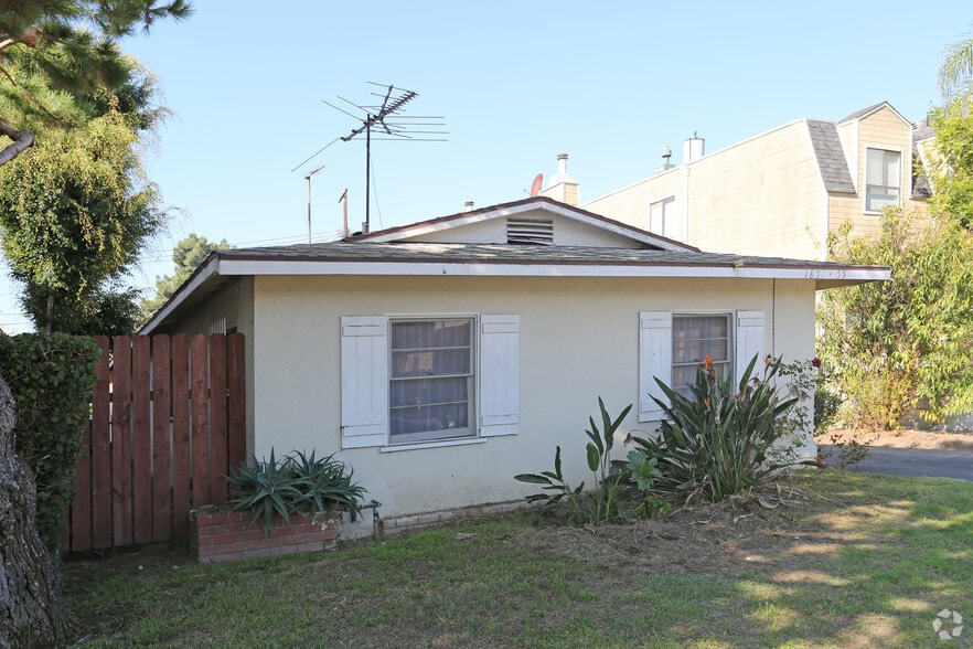 1851-1855 S Barrington Ave, Los Angeles, CA for sale - Building Photo - Image 3 of 8