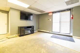 454 W 8th Ave, West Homestead, PA à vendre Photo intérieure- Image 2 de 13