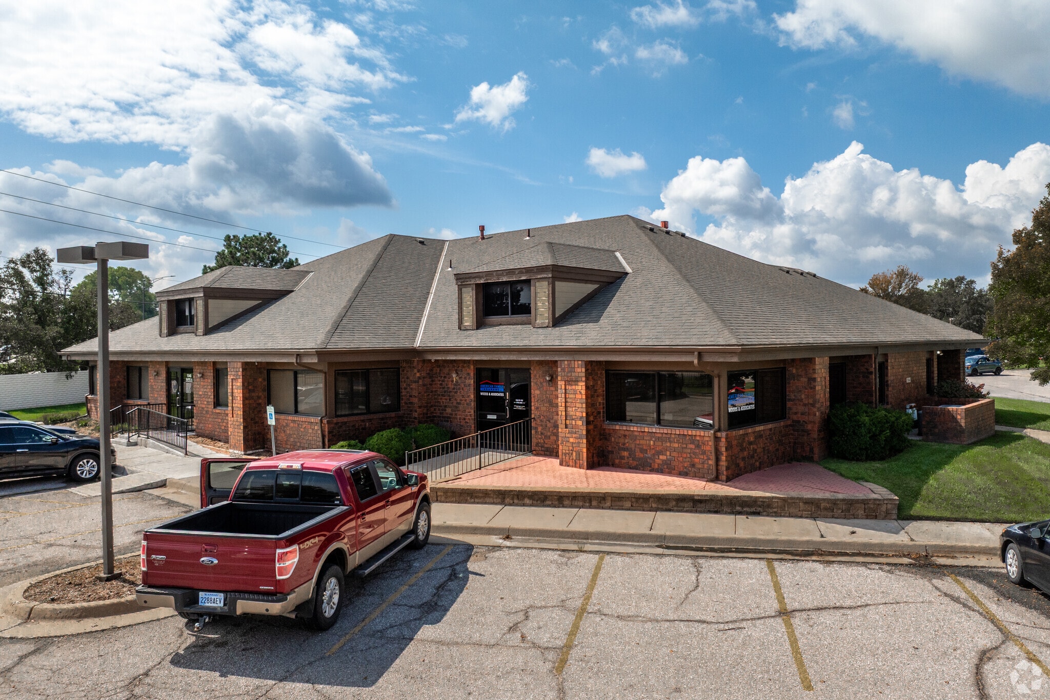 7570 W 21st St N, Wichita, KS for lease Primary Photo- Image 1 of 5