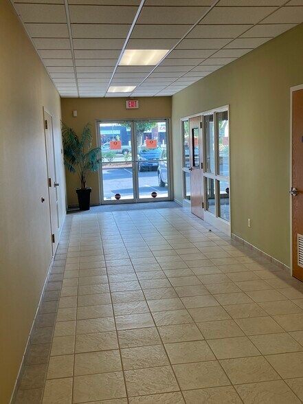 12306 SE Mill Plain Blvd, Vancouver, WA à louer - Photo intérieure - Image 2 de 11