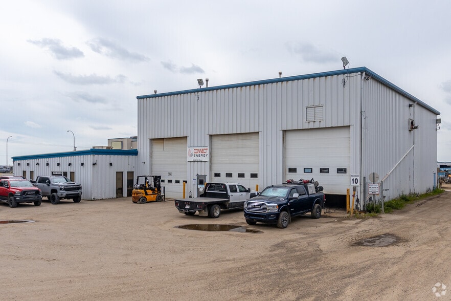 Nisku Campus portfolio of 3 properties for sale on LoopNet.ca - Primary Photo - Image 3 of 7