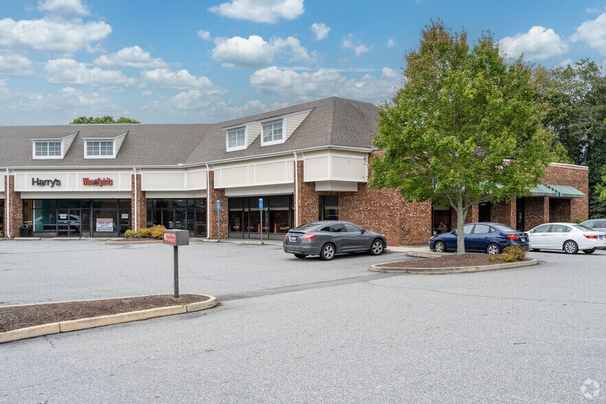 441 Long Hill Rd, Groton, CT à louer - Photo du bâtiment - Image 2 de 4