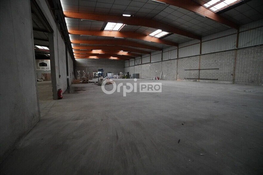 Local d'activités dans Quetigny à vendre - Photo du bâtiment - Image 3 de 9