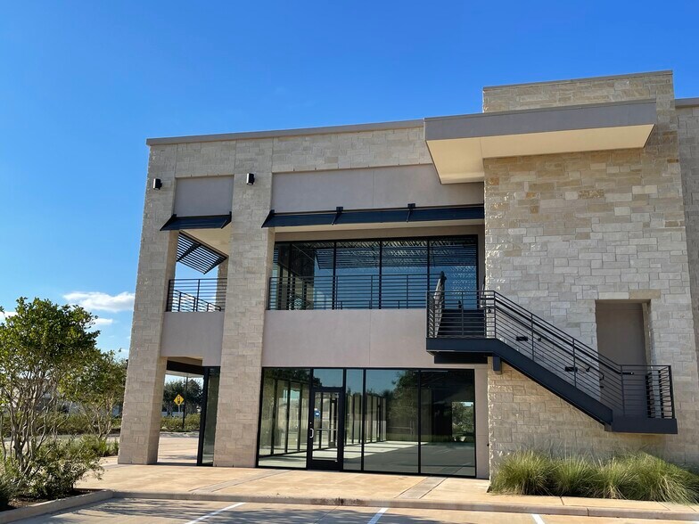 18806 Noble Seven Ln, Sugar Land, TX for lease - Building Photo - Image 3 of 17