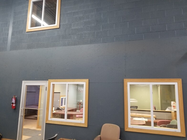 230 S Clinton St, Olean, NY for lease - Interior Photo - Image 3 of 7