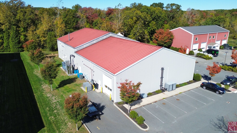 225 Leonard Dr, Groton, CT for sale - Building Photo - Image 3 of 12