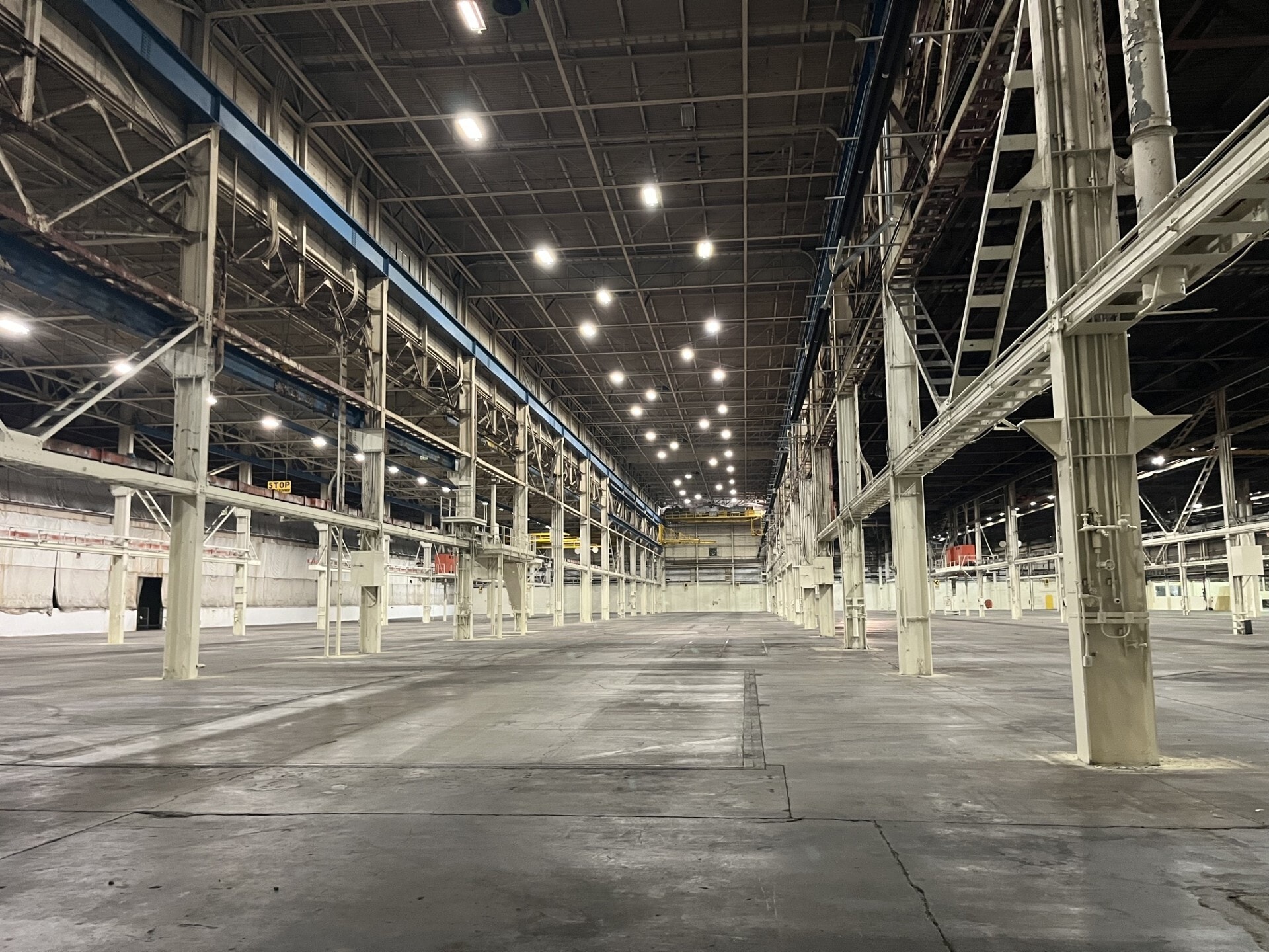 1000-5000 Commerce Cir, Trafford, PA for lease Interior Photo- Image 1 of 6