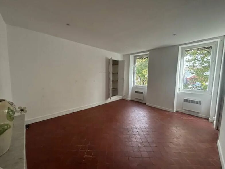 Office in Saint-Rémy-de-Provence for lease - Interior Photo - Image 2 of 3